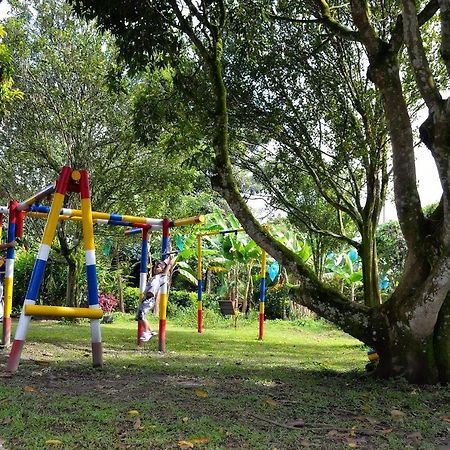 Casa Finca Villa Luz A 800 Mts Del Parque Del Cafe Montenegro Ngoại thất bức ảnh