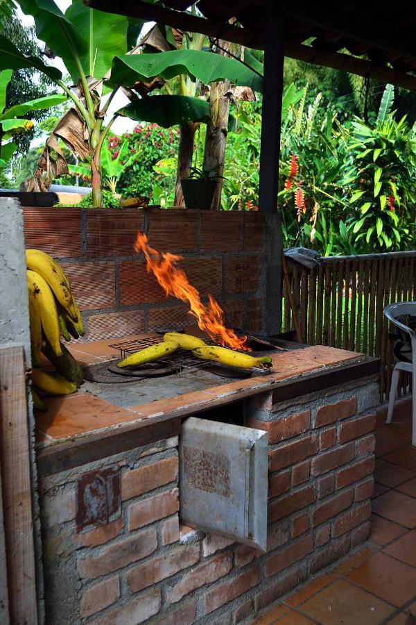 Casa Finca Villa Luz A 800 Mts Del Parque Del Cafe Montenegro Ngoại thất bức ảnh