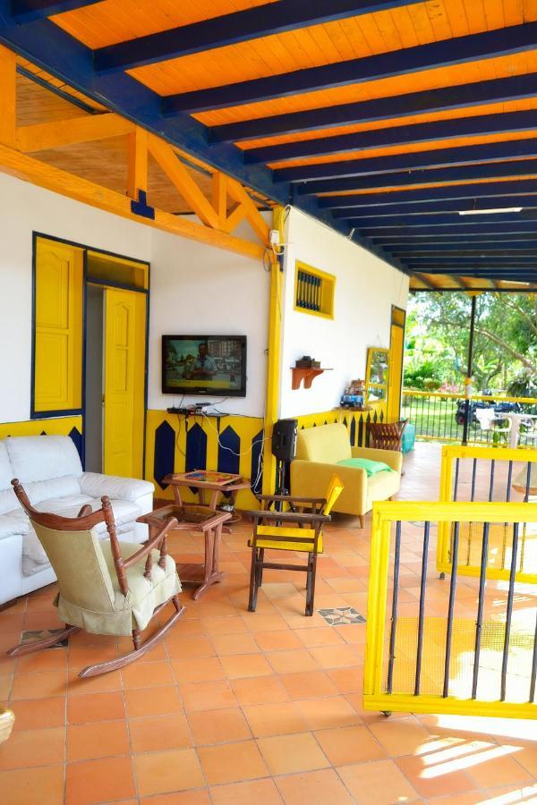 Casa Finca Villa Luz A 800 Mts Del Parque Del Cafe Montenegro Ngoại thất bức ảnh