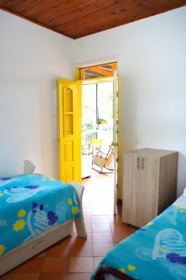 Casa Finca Villa Luz A 800 Mts Del Parque Del Cafe Montenegro Ngoại thất bức ảnh