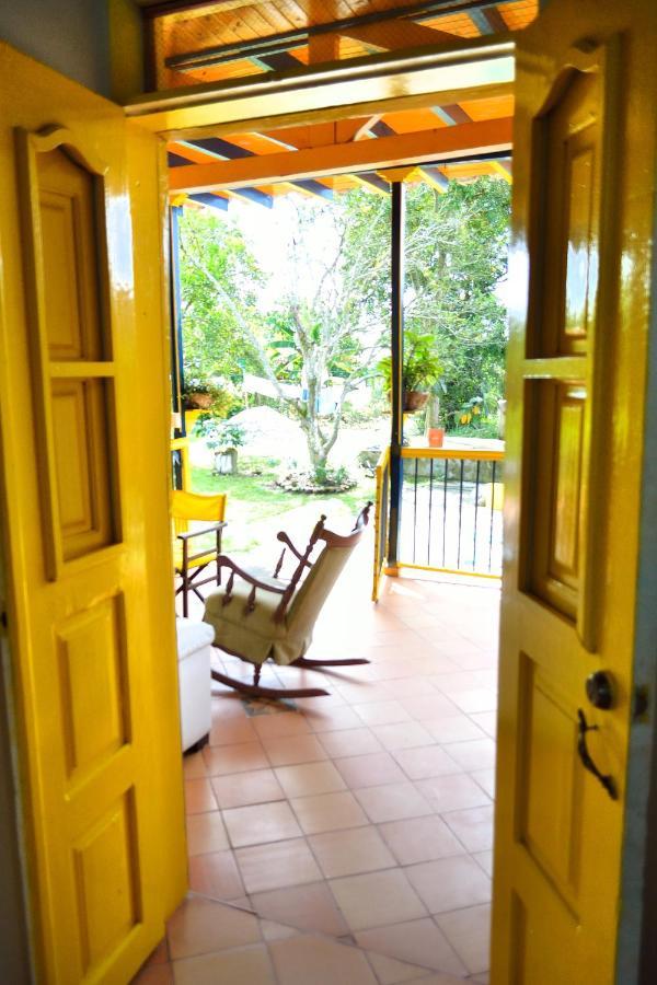 Casa Finca Villa Luz A 800 Mts Del Parque Del Cafe Montenegro Ngoại thất bức ảnh
